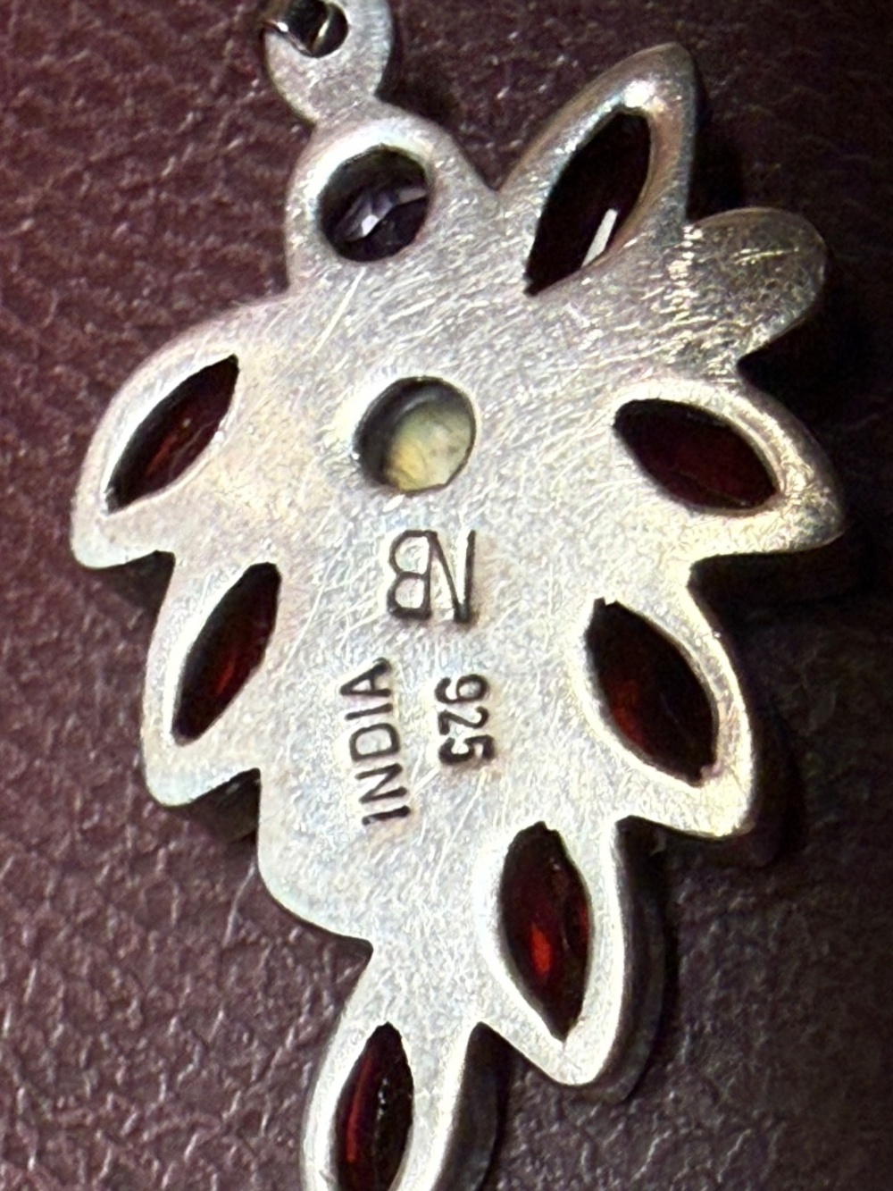 Lovely Nicky Butler Multi-gemstone Leaf Pendant - Picture 4 of 7